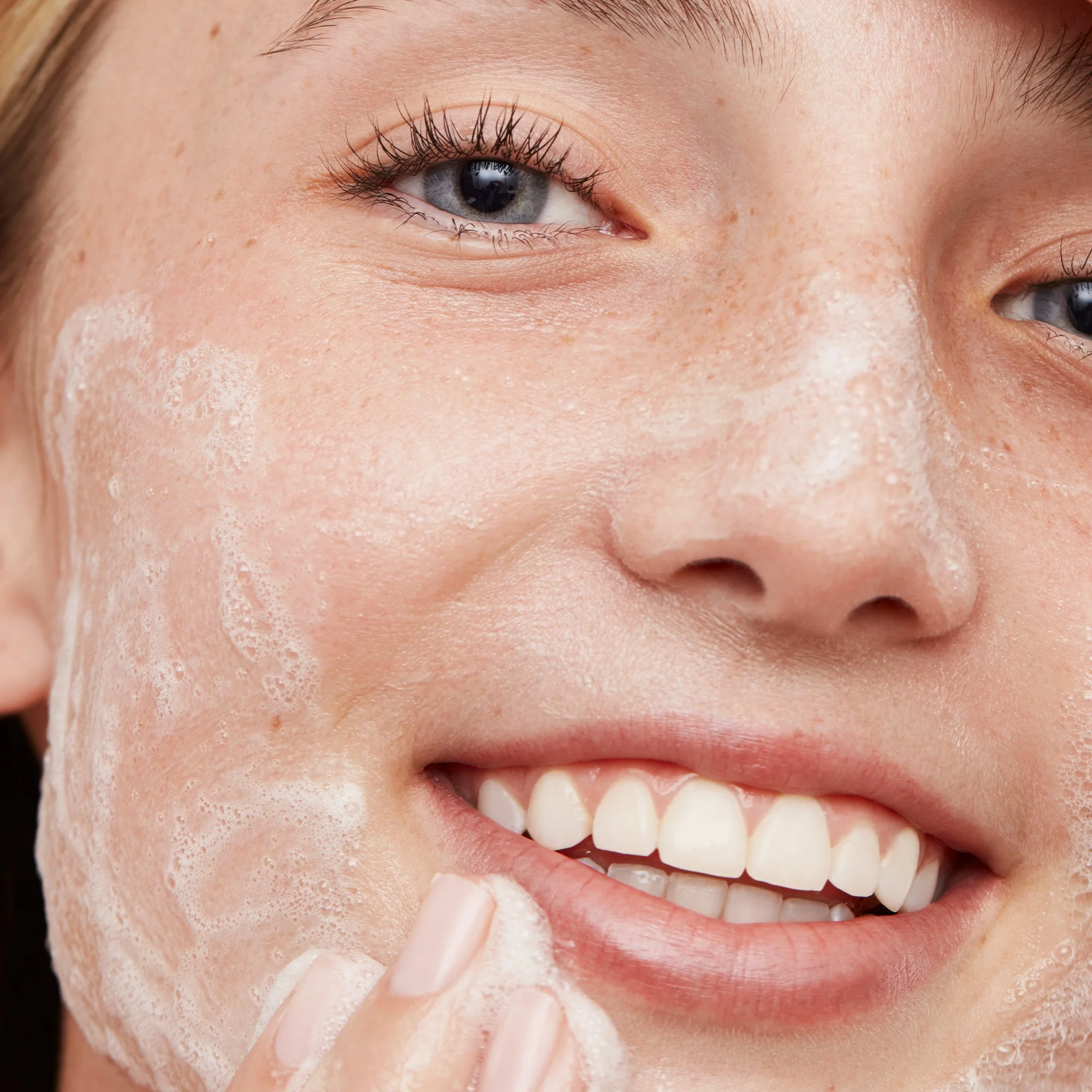 Acne Gel Cleanser (CAN) - Image 8